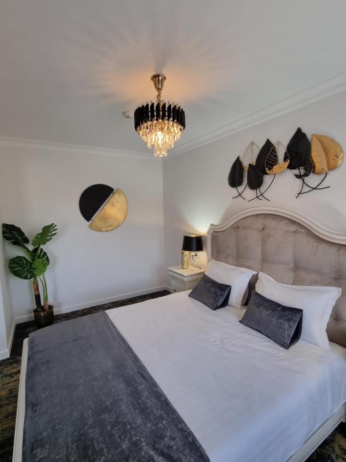 Tesa Boutique Hotel Targu Neamt Eksteriør bilde